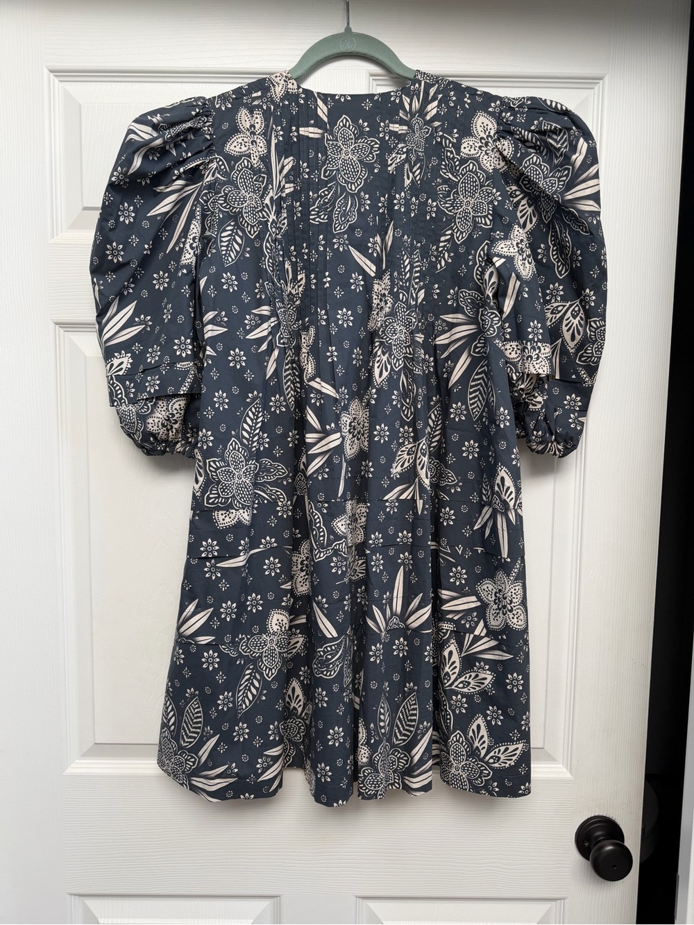 HUNTER BELL Blue Floral Mini Jenkins Dress size medium EUC - Picture 2 of 2
